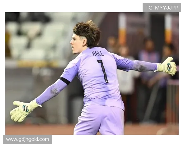 中国队与印度队亚洲杯比赛观众席仅39人 官方图集未展示空旷现场 中国队与印度队亚洲杯比赛观众席仅39人 官方图集未展示空旷现场