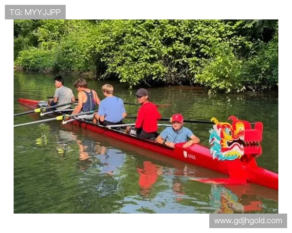 国际龙舟竞赛首次启用新型环保赛艇推动绿色体育发展助力可持续未来 国际龙舟竞赛首次启用新型环保赛艇推动绿色体育发展助力可持续未来