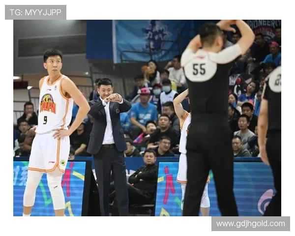 新华社:CBA近几年每个俱乐部获参赛费达3000万元人民币 助力联赛发展 新华社:CBA近几年每个俱乐部获参赛费达3000万元人民币 助力联赛发展